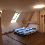 100-dola Apartment *