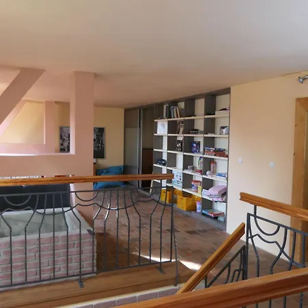 100-dola Apartament