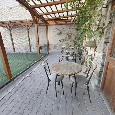 100-dola Apartment